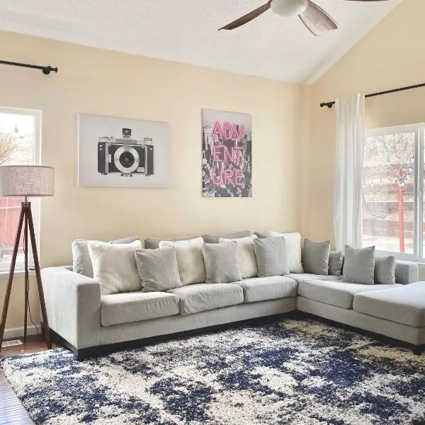 Reno Gem 3 and a half Miles to DT, 40 Miles to Tahoe, hotel in Reno