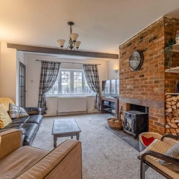 COSY HOME NEAR DORNEY, WINDSOR & Free Parking, hotel in Taplow