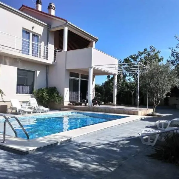 Apartments Villa Dona, hotel v destinaci Vela Luka