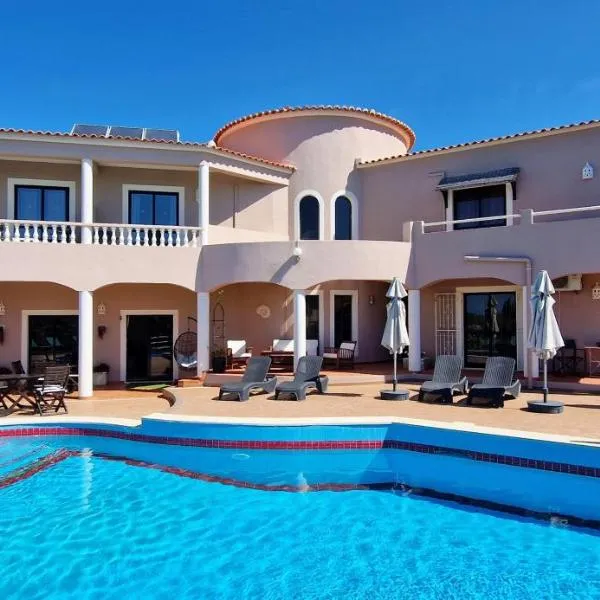 Casa Rosa Montes, hotel na Praia da Luz