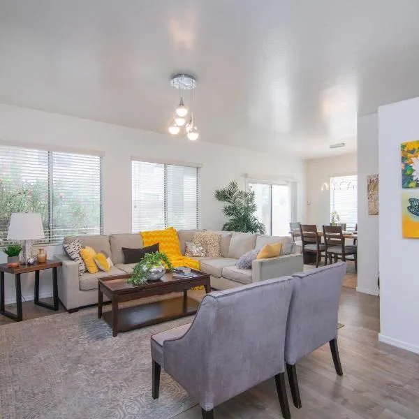 Stylish Home Phoenix - Low Rates NOW!, hotel v destinaci Phoenix