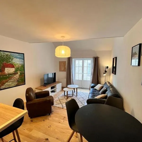 Appartement à Valognes : Entre Terre et Mer, hotel in Valognes