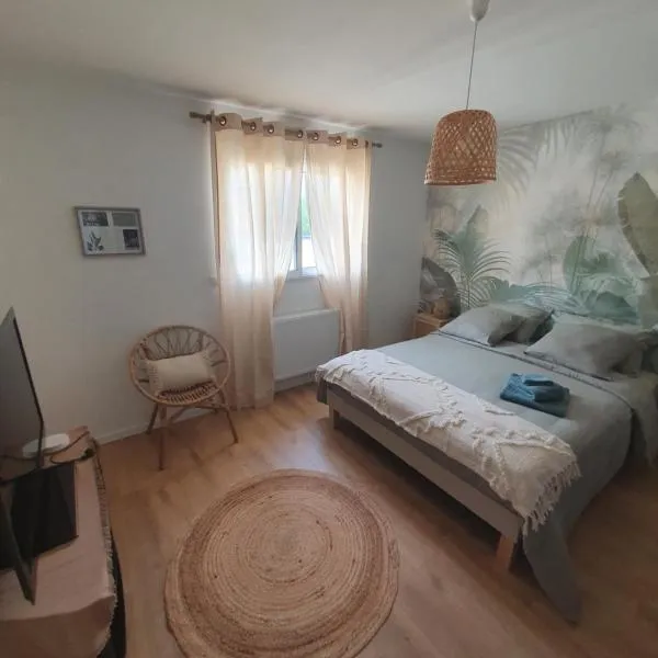 Chambre 15 m2 avec sdb privative, готель у місті Changé