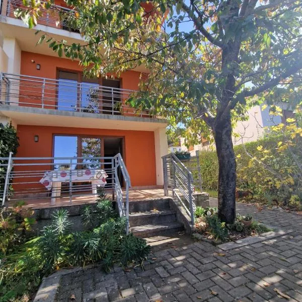 Villa Altiparmak, hotel v destinaci Resen
