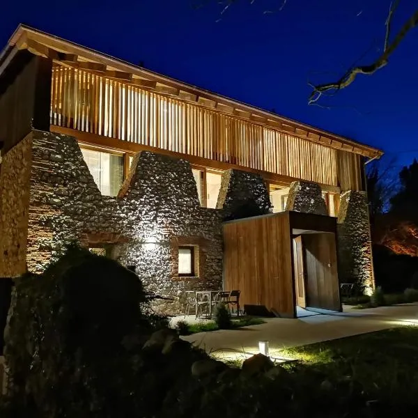Apartamentos y Villas La Santilar, hotel en Llanes