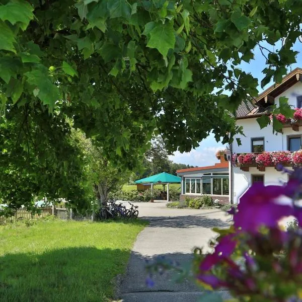 Landgasthof Zum Sägwirt, hotel em Seeon-Seebruck