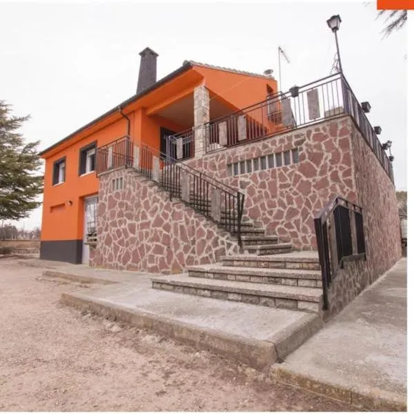 Casa naranja, hotell i Caudé