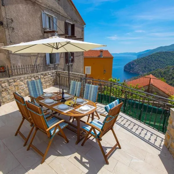 House Bajota with terrace and sea view, hotel v destinaci Beli