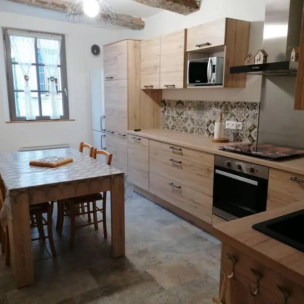 Agréable maison de village.، فندق في كاستيلان