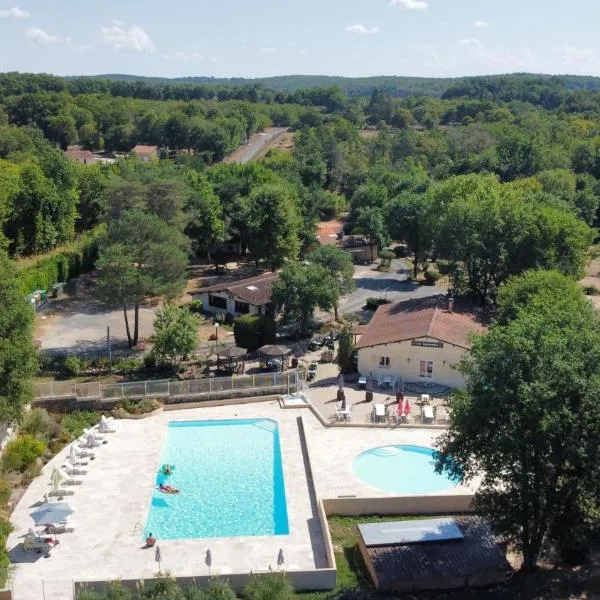 Camping les Tourterelles, hotel in Brouchaud