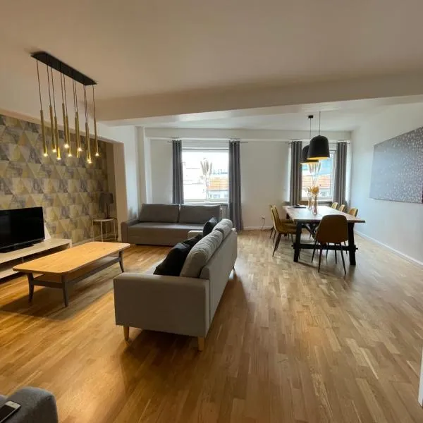 Boutique Apartments - Old Town 120m2 - Private Underground Parking -, hotel vo Vroclavi