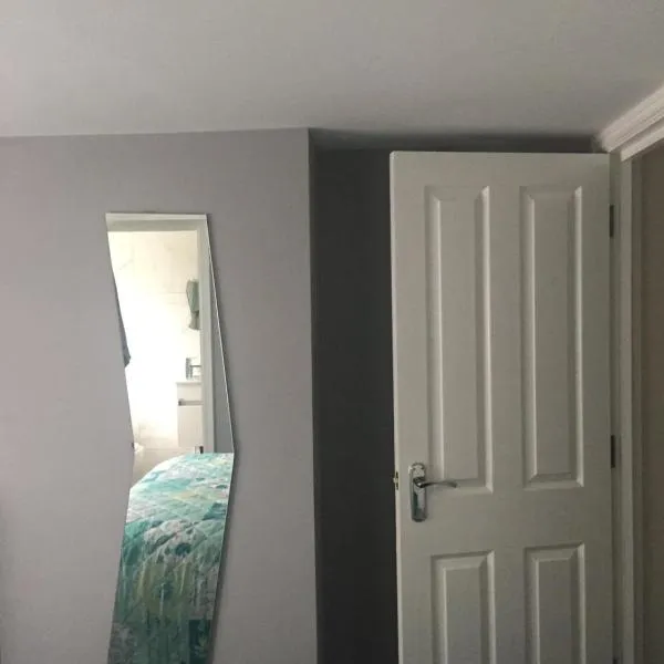 home away from home, hotel v destinaci Croydon