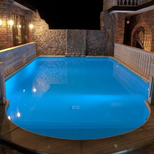 Casa Oasa -accommodation, pizzeria & bar, hotel a Marezige (Marèsego)