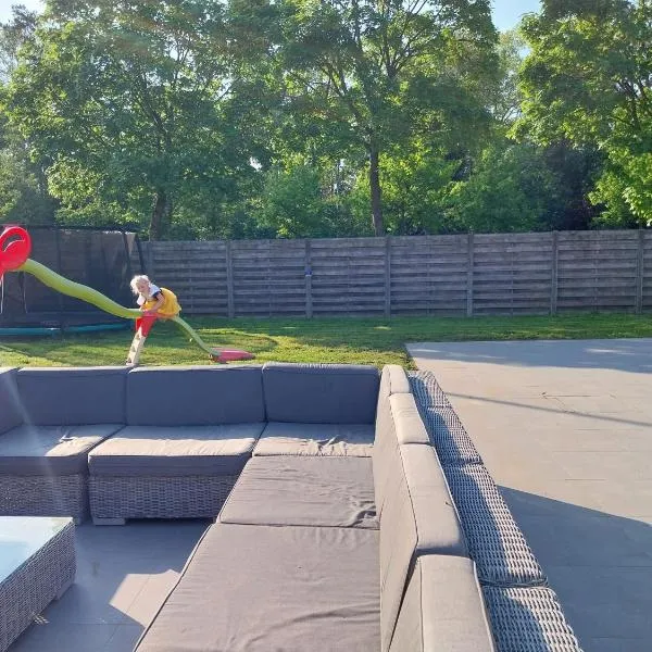 Het vogelnestje: Ichtegem şehrinde bir otel