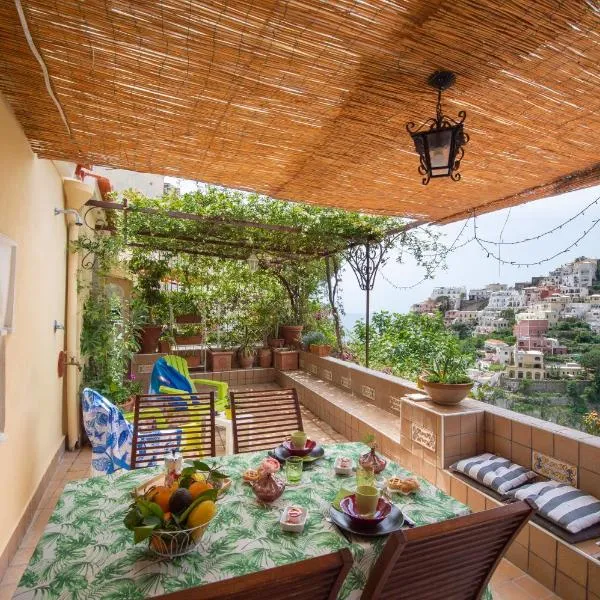 Casa La Bifora Positano、ポジターノのホテル