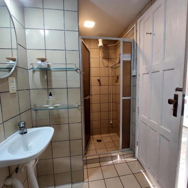 SUITE e QUARTOS-PERTO da UFPE- MAURICIO de NASSAU e Estacio de Sa - ARENA PERNAMBUCO-Recife - Foto 3