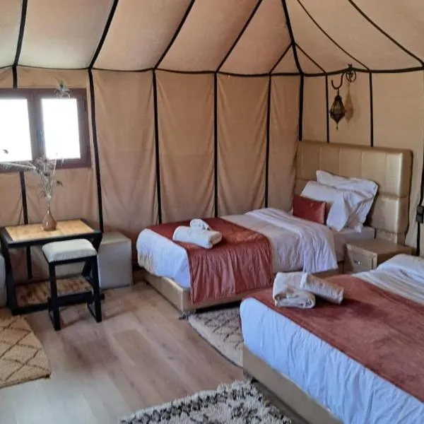 Sahara Sky Luxury Camp, hótel í Tisserdmine