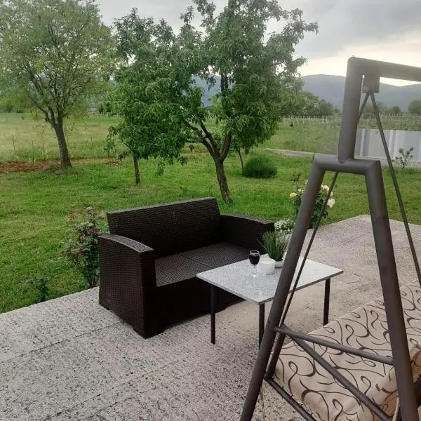 Holiday home Filip i Petra, hotelli kohteessa Lokvičič