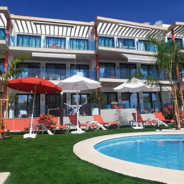 AZAHAR BEACH Red Apartments & Spa, hotel in Mas dʼen Rieres