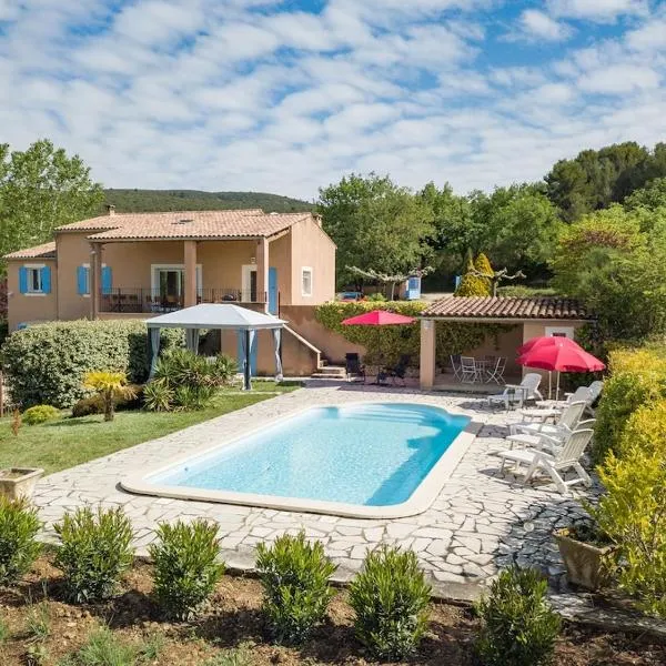 Le Mas du Miel d'Or, 12 pers, au coeur du Luberon, air-conditionné, piscine, propriété de 5000 m2, готель у місті Villars