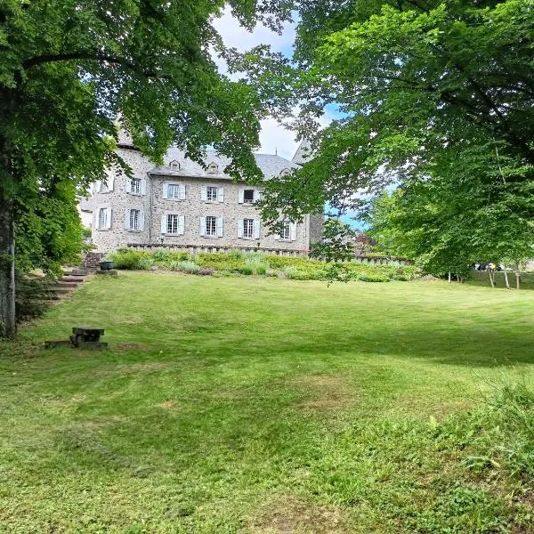 Chateau Ol Puech, hotell i Vic-sur-Cère