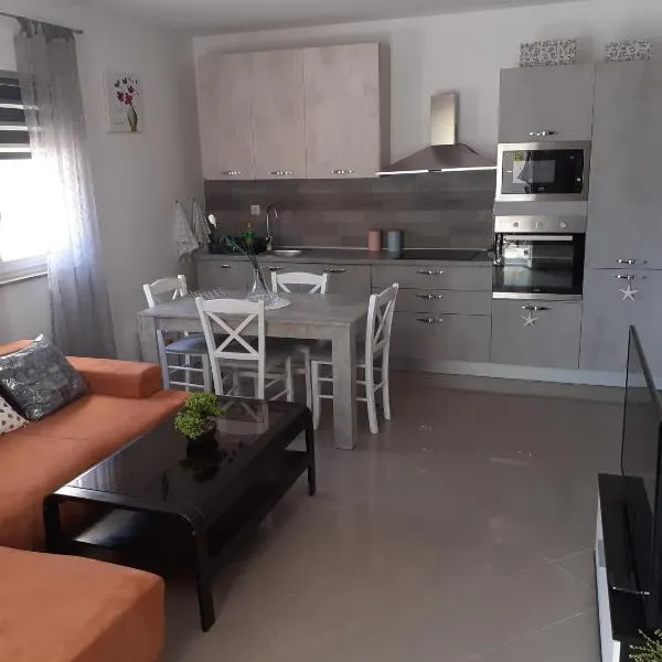 Apartman Nada, hotel v destinácii Ližnjan