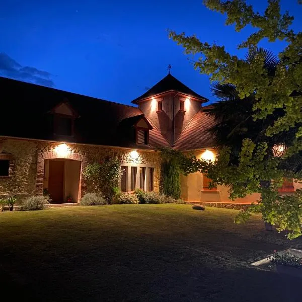 Domaine des pierres trouvées, hotel in Espoey