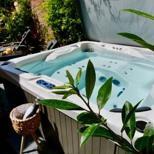 Huge Luxury 8 Bed Manor House Hot Tub Pool Table, hotell sihtkohas Saffron Walden