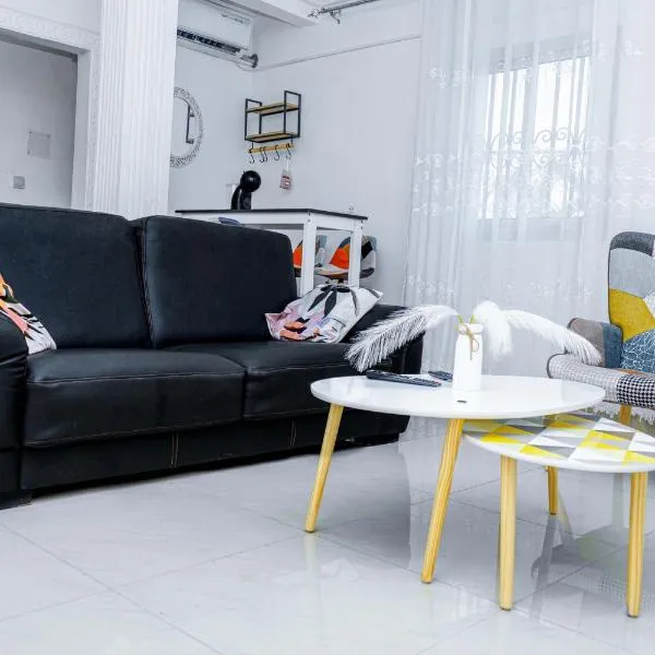 NAIVELI-PALM Appartement meublé sobre et chic, hotel v destinaci Douala
