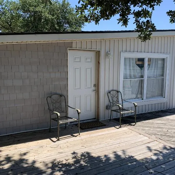The Boat House - Water Front, WiFi, Pet Friendly home, hotel in Norfolk