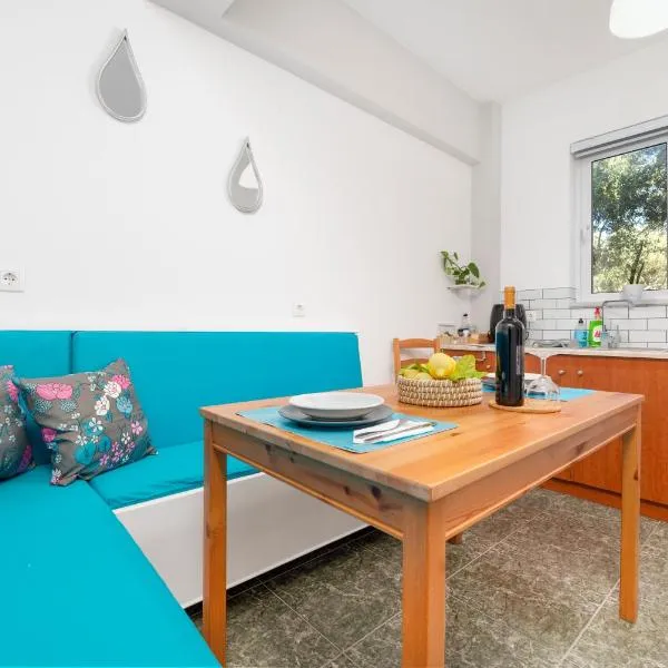 Small Patak House, hotel en Psalidi