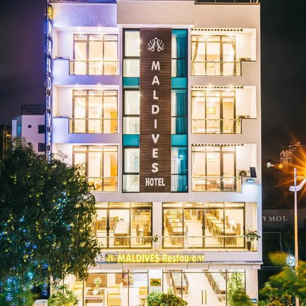 Maldives Hotel - FLC Sầm Sơn، فندق في Binh Tân