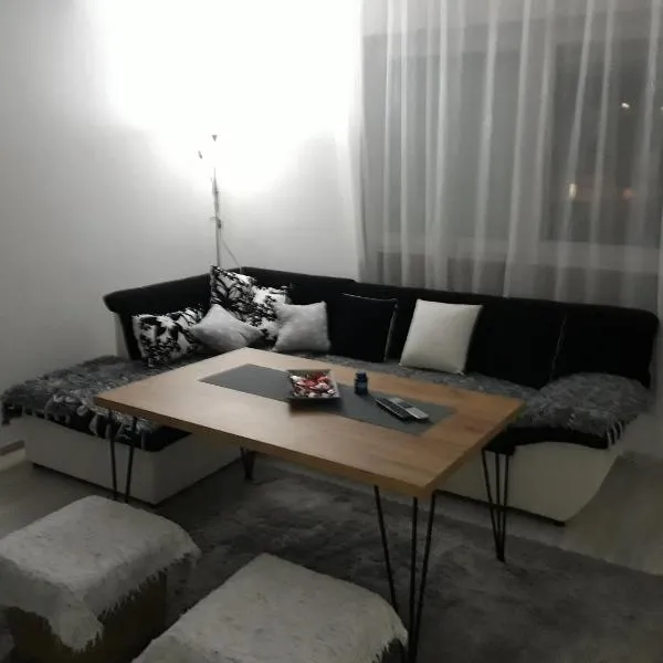 Apartman Velez, hotel em Ulog