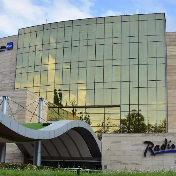Radisson BLU Hotel Yerevan, hotel v Jerevanu