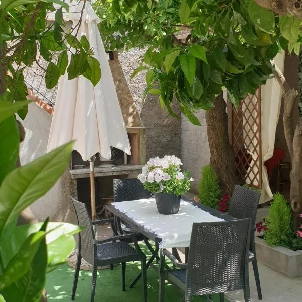 Casa vacanze con giardino e area barbecue: Martis'te bir otel