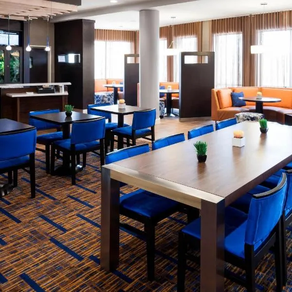 Courtyard by Marriott Houston North/Shenandoah, hotel di Johnson