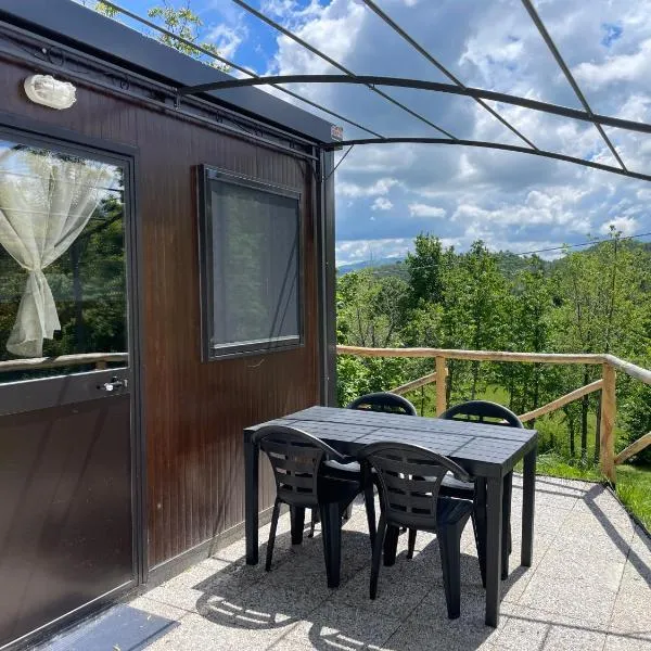 I Falchi Pellegrini - Bungalow e Tenda, hotel v destinaci Monzuno