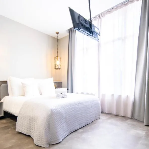 Newly Build Utopia City Penthouse 7-Minutes from Rotterdam CS app3, hotel v destinaci Schiedam