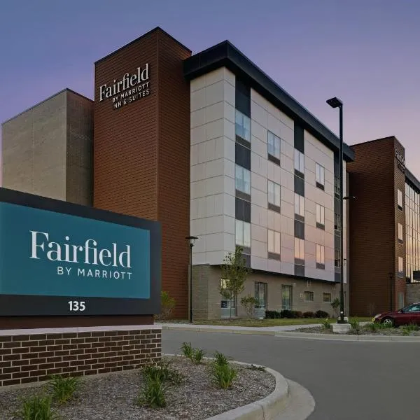 Fairfield Inn & Suites by Marriott Milwaukee Brookfield, хотел в Брукфийлд