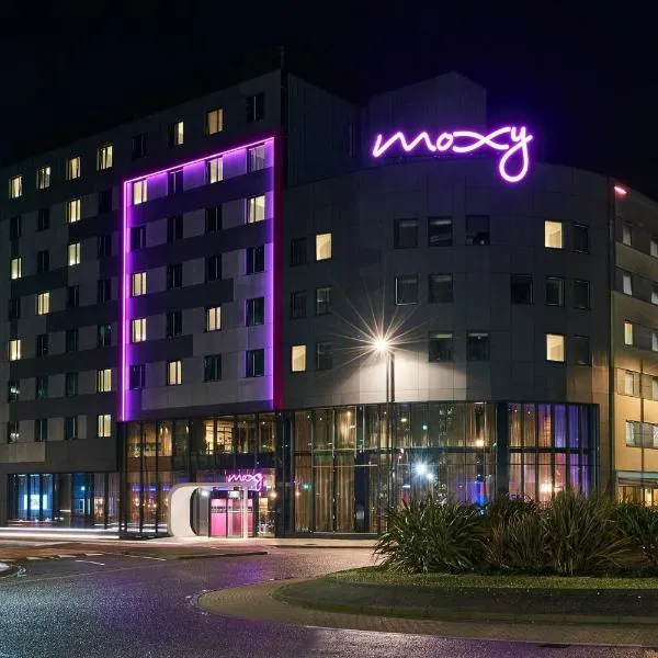 Moxy Southampton, hotel in Ower