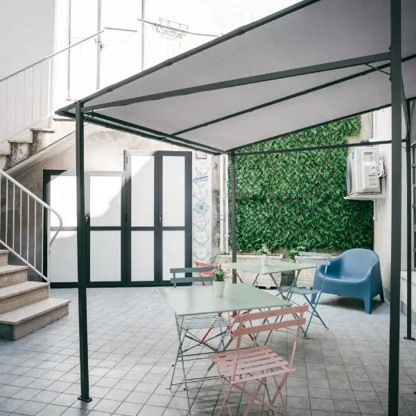 Il Cortile by Vista Napoli، فندق في نابولي