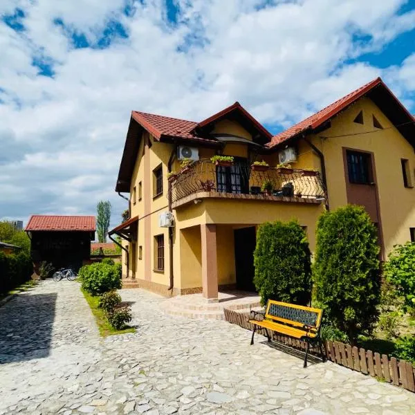 LETO House – hotel w mieście Târgu Jiu