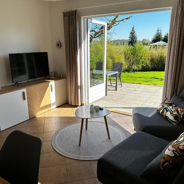 Klättes Ferienwohnung mit Garten, hotel in Zagelsdorf