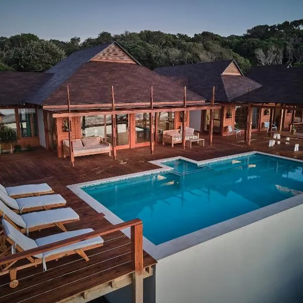Aloha 10 I 4Bed Villa with Stunning Sea View Pool, hotel in Ponta Mamoli