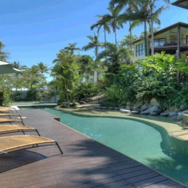 6 The Point Apartments, hotel in Port Douglas