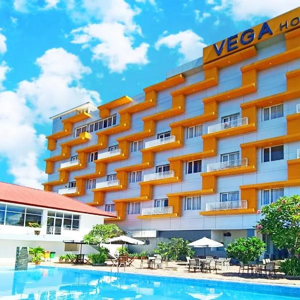 Vega Prime Hotel & Convention، فندق في سورونغ