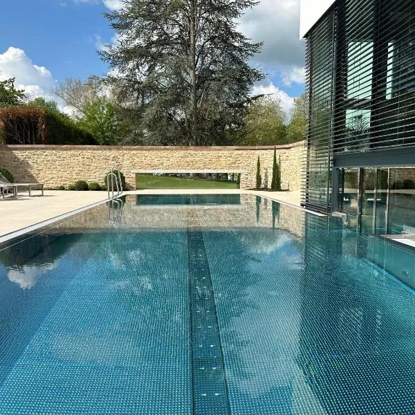 Auberge Saint Walfrid Hôtel Restaurant & Spa, hotel v destinácii Sarreguemines