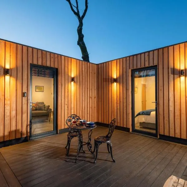 Daffodil, Penruddock Eco & dog friendly lodge with hot tub, hotel v destinaci Penruddock