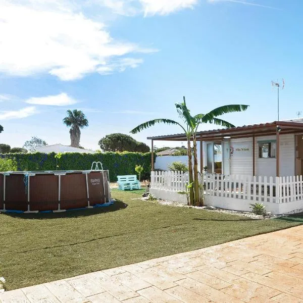 Villa Triana, hotel v destinaci Chiclana de la Frontera