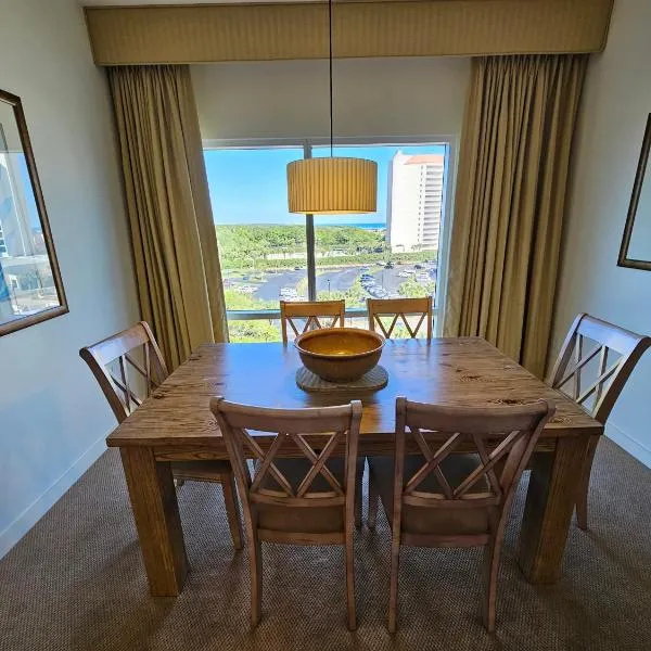 Luau 6531 in Sandestin by Skis and Seas Florida Beach Rentals 1 BR Beach Views, отель в Дестине